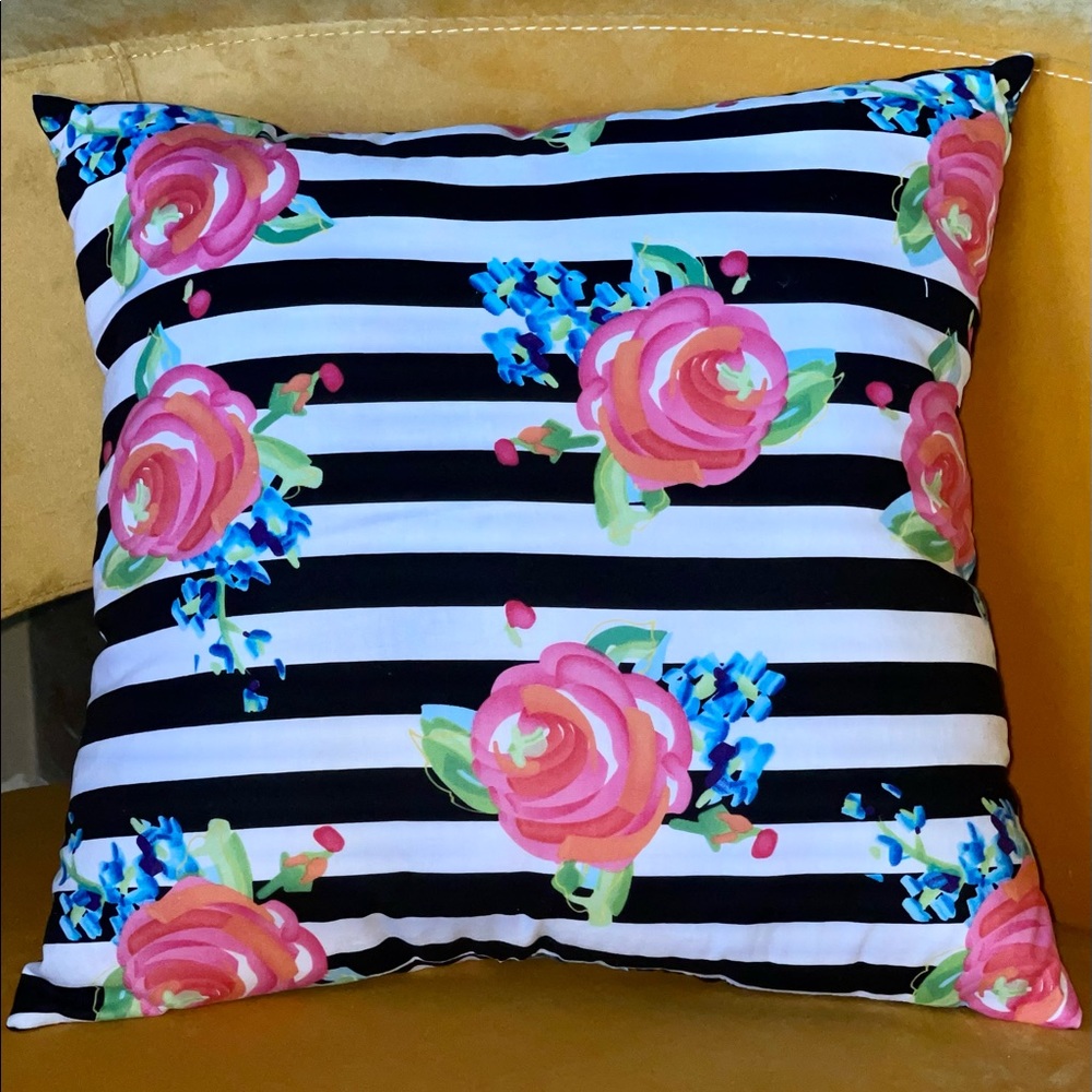 Throw pillow
